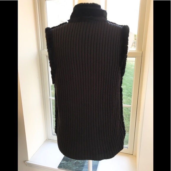 Cozy The Limited faux fur & suede reversible vest! - Picture 8 of 11